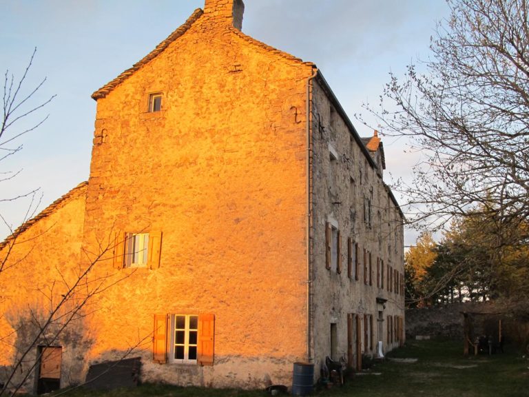 La façade Ouest au couchant